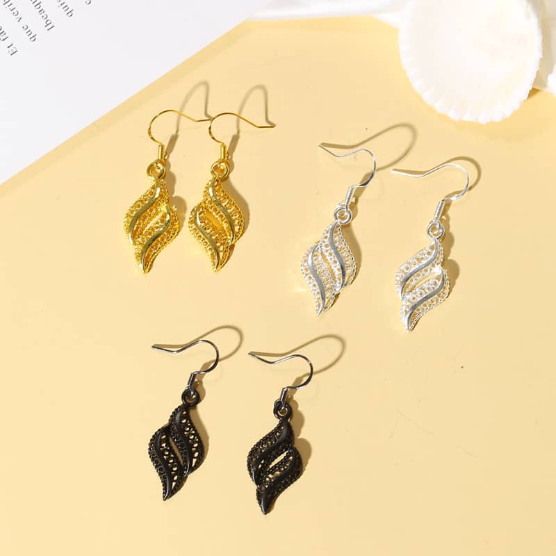 European And American With Hollow Diamond Earrings